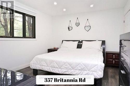 357 Britannia Road, Huntsville, ON - Indoor Photo Showing Bedroom