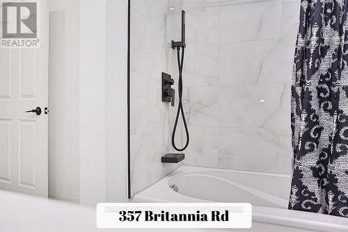 357 Britannia Road, Huntsville, ON - Indoor Photo Showing Bathroom