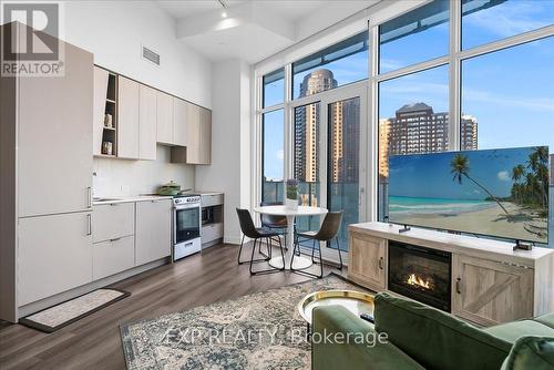 614 - 3883 Quartz Road, Mississauga, ON - Indoor With Fireplace