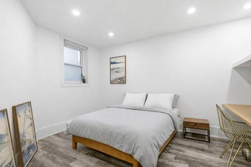 Primary bedroom - 809 Av. Dollard, Montréal (Outremont), QC - Indoor Photo Showing Bedroom