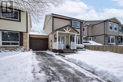 219 CUNDLES ROAD W  Barrie, ON L4N 4V2