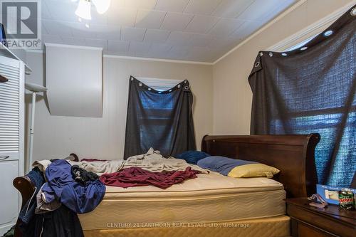 53 Crown Street, Quinte West (Trenton Ward), ON - Indoor Photo Showing Bedroom