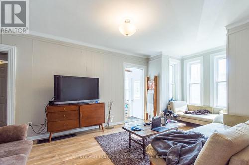 53 Crown Street, Quinte West (Trenton Ward), ON - Indoor Photo Showing Living Room