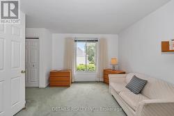 Primary Bedroom Sitting Area - 