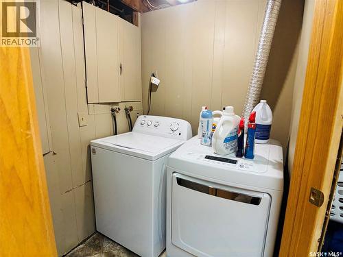 208 Forget Street, Stoughton, SK - Indoor Photo Showing Laundry Room