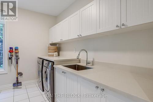 2212 Oneida Court, Mississauga, ON - Indoor Photo Showing Laundry Room