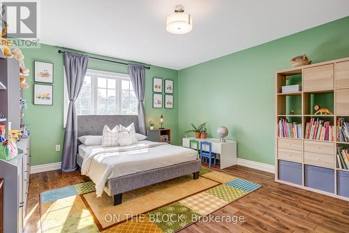 2212 Oneida Court, Mississauga, ON - Indoor Photo Showing Bedroom