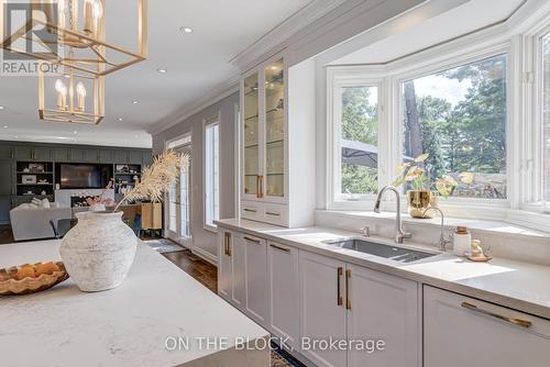 2212 Oneida Court, Mississauga, ON - Indoor Photo Showing Kitchen With Double Sink