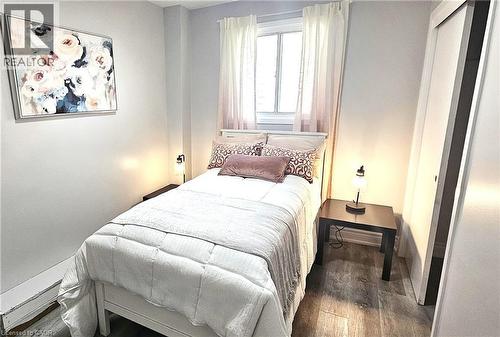 532 Montrave Avenue, Oshawa, ON - Indoor Photo Showing Bedroom