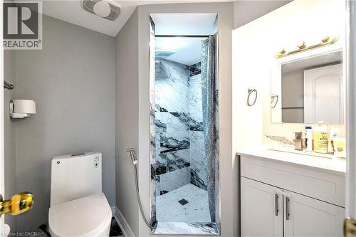 532 Montrave Avenue, Oshawa, ON - Indoor Photo Showing Bathroom