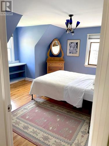 1052 Fisher Avenue, Ottawa, ON - Indoor Photo Showing Bedroom