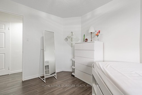 305-236 Albion Road, Toronto, ON - Indoor Photo Showing Bedroom