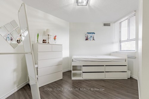 305-236 Albion Road, Toronto, ON - Indoor Photo Showing Bedroom