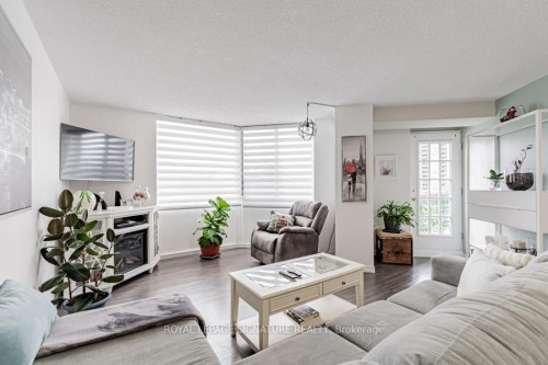 305-236 Albion Road, Toronto, ON - Indoor Photo Showing Living Room