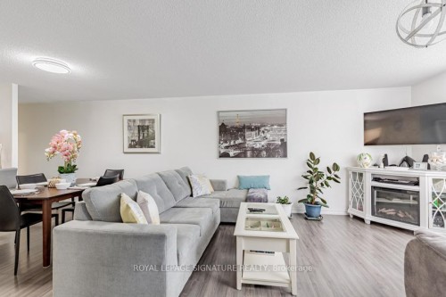 305-236 Albion Road, Toronto, ON - Indoor Photo Showing Living Room