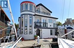 27 453 Head St  Esquimalt, BC V9A 5S1