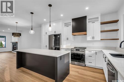 1313 Edward Avenue, Saskatoon, SK - Indoor Photo Showing Kitchen With Double Sink With Upgraded Kitchen