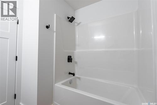 1313 Edward Avenue, Saskatoon, SK - Indoor Photo Showing Bathroom