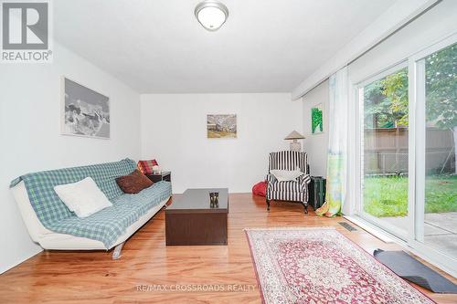 8 Topaz Gate, Toronto, ON - Indoor