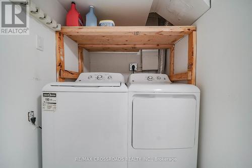8 Topaz Gate, Toronto, ON - Indoor Photo Showing Laundry Room