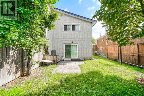 8 Topaz Gate, Toronto, ON - Outdoor