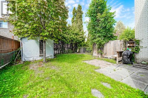 8 Topaz Gate, Toronto, ON - Outdoor