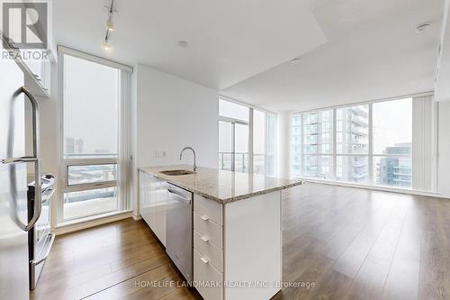 2503 - 62 Forest Manor Road, Toronto, ON - Indoor Photo Showing Kitchen With Upgraded Kitchen