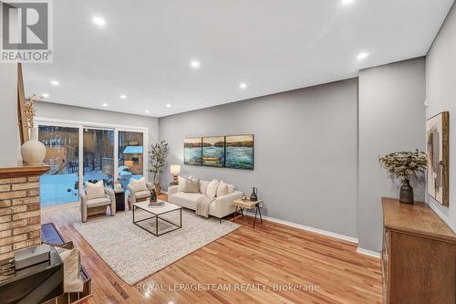 3831 Autumnwood Street, Ottawa, ON - Indoor