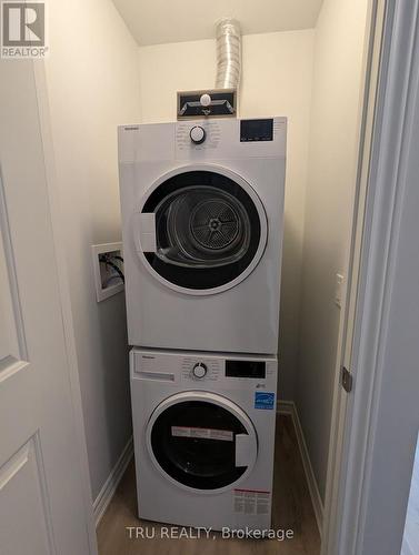 417 - 1350 Hemlock Road, Ottawa, ON - Indoor Photo Showing Laundry Room