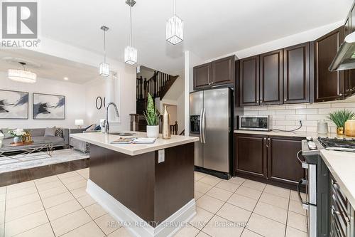 51 Larson Peak Road, Caledon, ON - Indoor Photo Showing Kitchen With Upgraded Kitchen