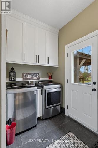 2116 Binbrook Road E, Hamilton, ON - Indoor Photo Showing Kitchen