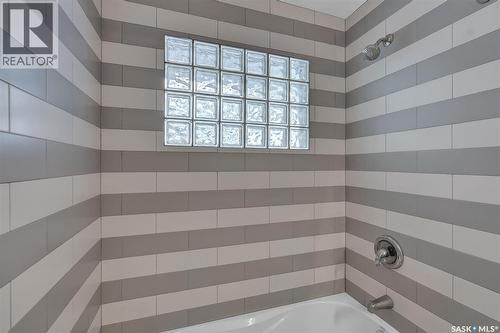 908 Shannon Road, Regina, SK - Indoor Photo Showing Bathroom