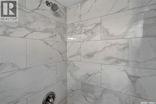 908 Shannon Road, Regina, SK - Indoor Photo Showing Bathroom