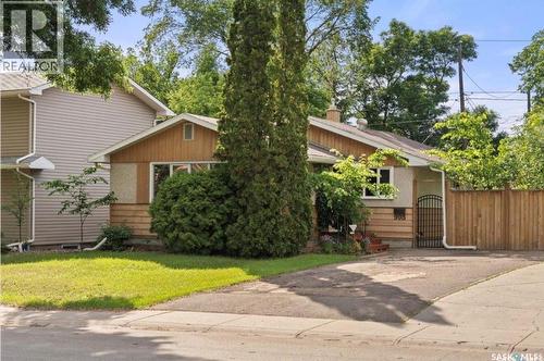 908 Shannon Road, Regina, SK - Outdoor