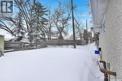 908 Shannon Road, Regina, SK - Outdoor