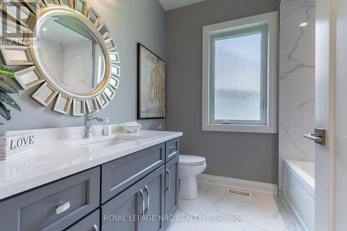 11 Emily Lane, Pelham (Fonthill), ON - Indoor Photo Showing Bathroom