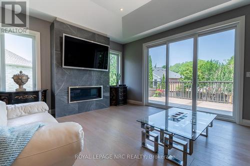11 Emily Lane, Pelham (Fonthill), ON - Indoor Photo Showing Living Room With Fireplace