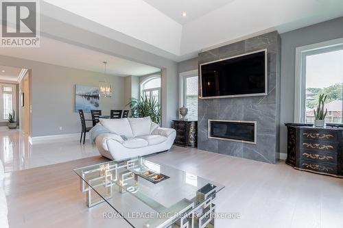 11 Emily Lane, Pelham (Fonthill), ON - Indoor Photo Showing Living Room With Fireplace