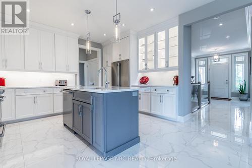 11 Emily Lane, Pelham (Fonthill), ON - Indoor Photo Showing Kitchen With Upgraded Kitchen