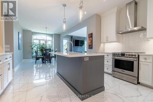 11 Emily Lane, Pelham (Fonthill), ON - Indoor Photo Showing Kitchen With Upgraded Kitchen