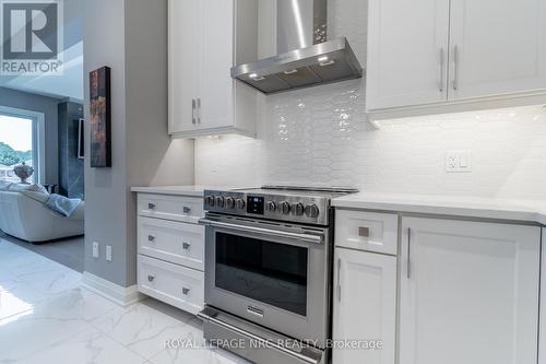 11 Emily Lane, Pelham (Fonthill), ON - Indoor Photo Showing Kitchen With Upgraded Kitchen
