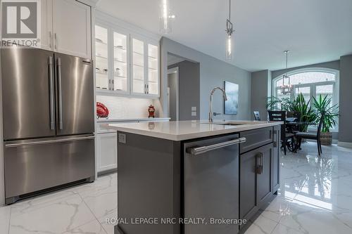 11 Emily Lane, Pelham (Fonthill), ON - Indoor Photo Showing Kitchen With Upgraded Kitchen