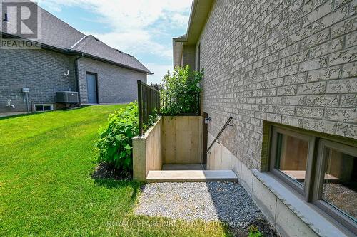 11 Emily Lane, Pelham (Fonthill), ON - Outdoor With Exterior