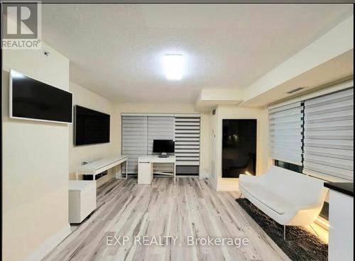 112-E - 555 Wilson Avenue, Toronto, ON - Indoor