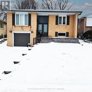 104 ARMITAGE DRIVE  Newmarket, ON L3Y 5L7
