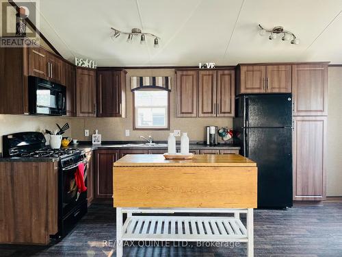 8 Cricket Ln - 486 County Road 18, Prince Edward County (Athol Ward), ON - Indoor Photo Showing Kitchen