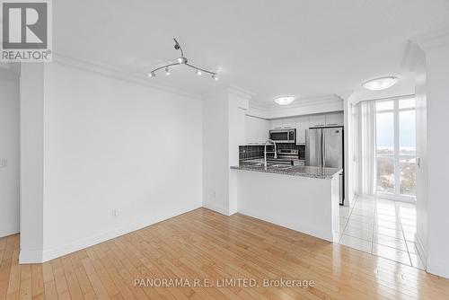 2909 - 225 Sherway Gardens Road, Toronto, ON - Indoor Photo Showing Kitchen