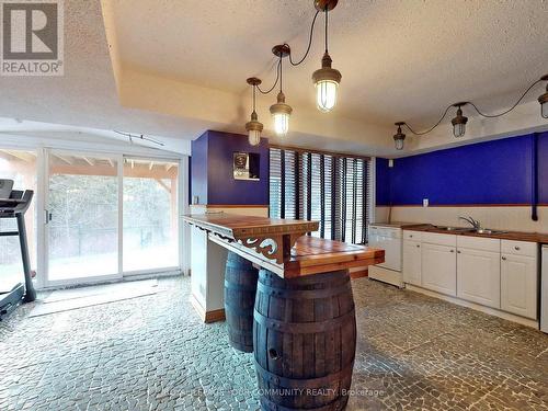 12 Bilberry Crescent, Richmond Hill, ON - Indoor Photo Showing Kitchen With Double Sink