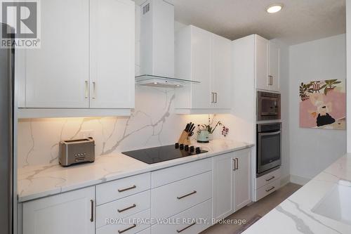 710 - 112 Benton Street, Waterloo, ON - Indoor Photo Showing Kitchen