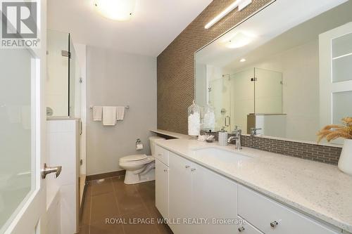 710 - 112 Benton Street, Waterloo, ON - Indoor Photo Showing Bathroom